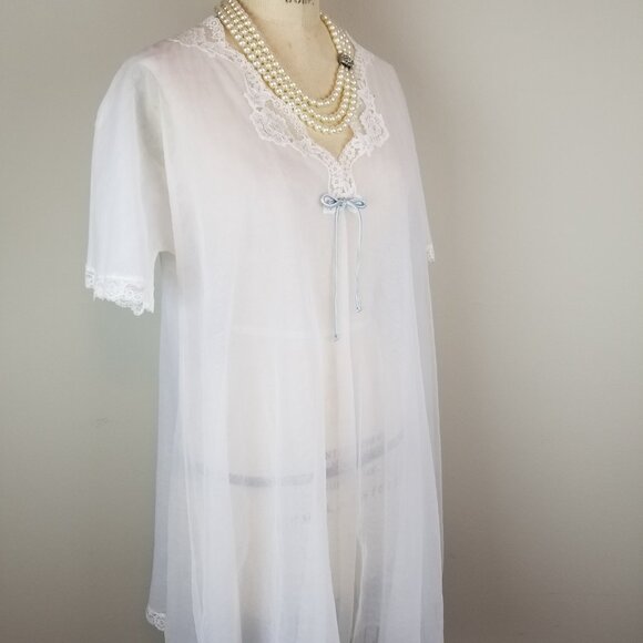 Pretty Vintage 1950's Sheer White Robe with Blue Bow Ladies Size Small - Picture 8 of 8
